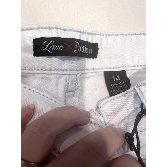 NWT Vintage Love Indigo White Jean Shorts Dream Catcher Pockets Embellished Boho - Picture 15 of 15